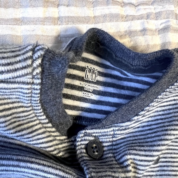 Baby Gap Striped Romper - Picture 4 of 4